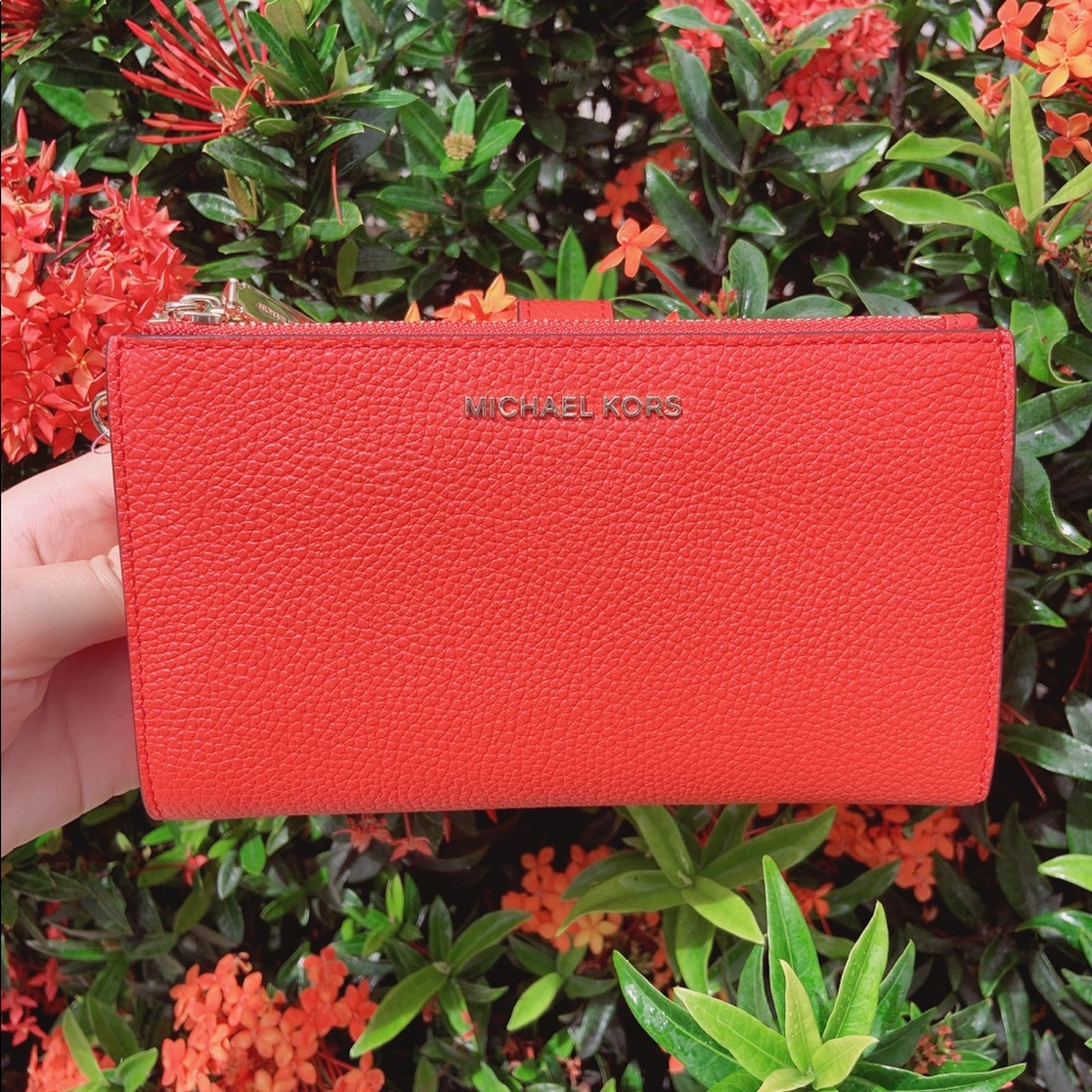 Micheal Kors wallet - Picture 14 of 16